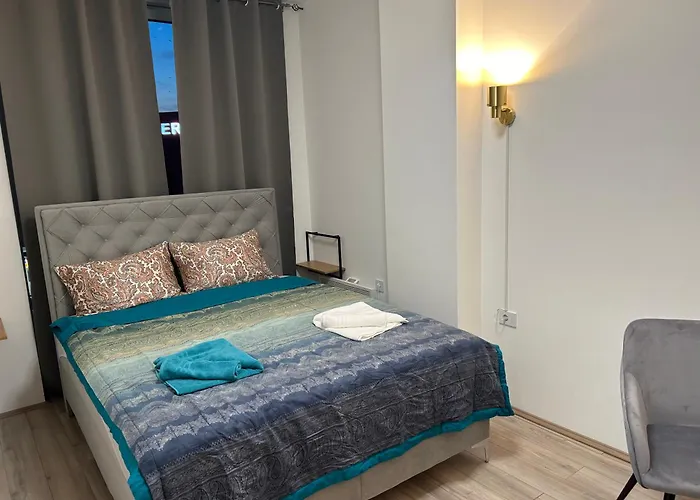 De Lux Nedeljkovic President * 雅戈丁那